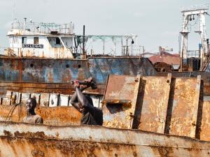 50_PENICAUD_Christophe_-_La_casse_d'un_bateau